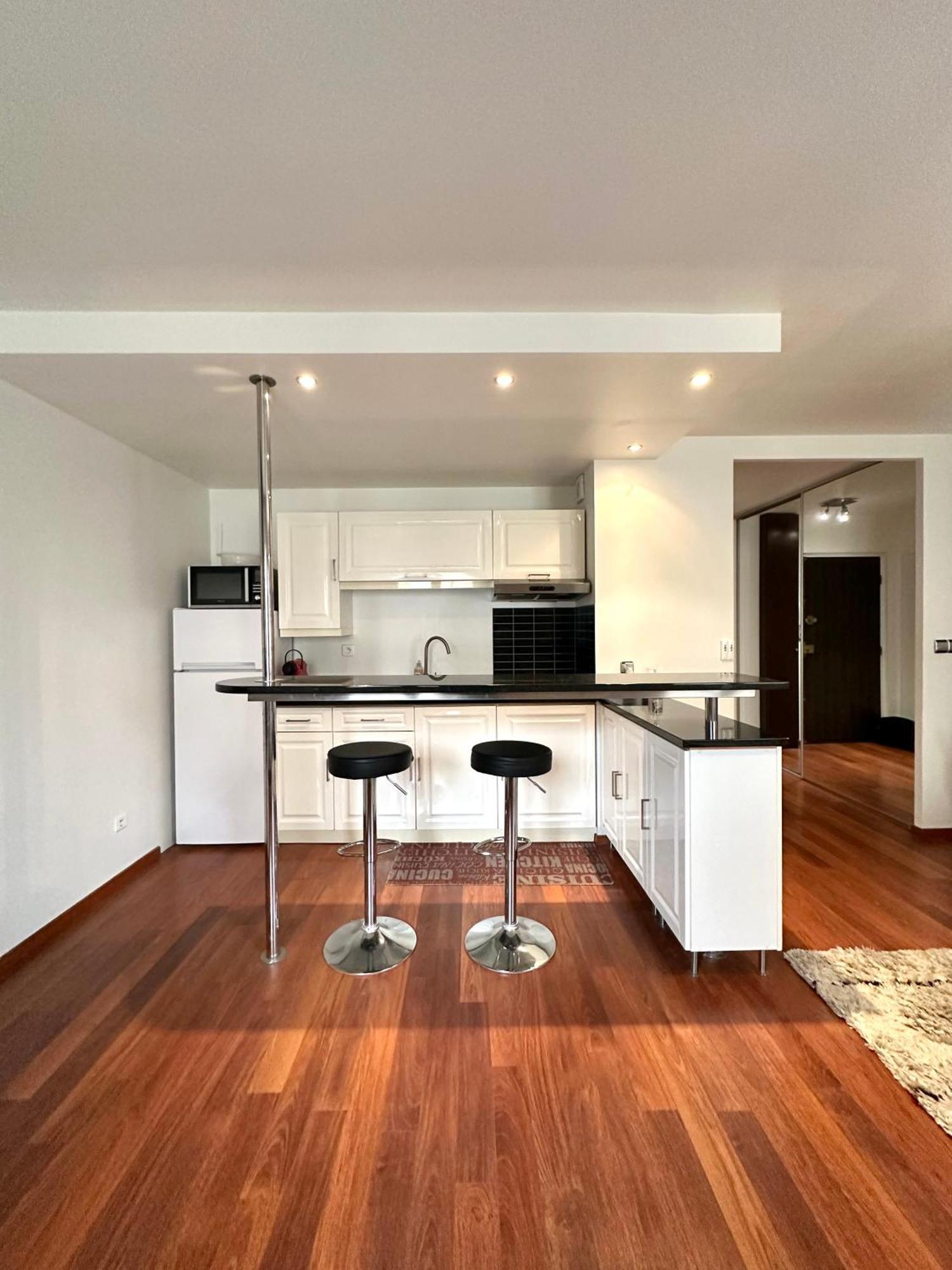 L'Athos - Appartement Equipe - Entre Paris Et Versailles - Haut Debit Garches Eksteriør billede